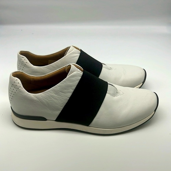 VIONIC- Cosmic Codie Black And White Lightweight Slip On Sneaker Size 9.5 - Picture 1 of 13